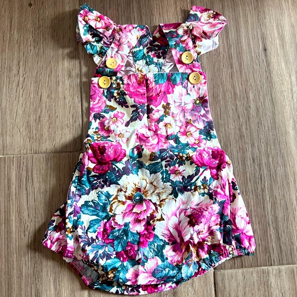 Patpat brand. Girl flower onesie. - Picture 2 of 3